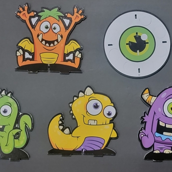 HALLOWEEN MONSTER TREAT STAND WITH CONES AND TARGET HYDE AND EEK WALL STICKERS - Picture 12 of 16